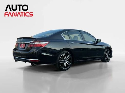 Used 2017 Honda Accord Sport image 5