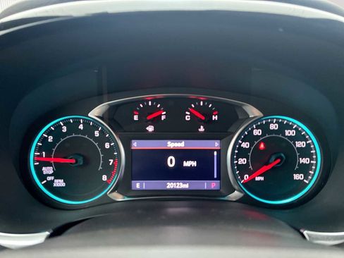 Certified 2023 Chevrolet Traverse LT w/ Rear Camera Mirror Package image 11