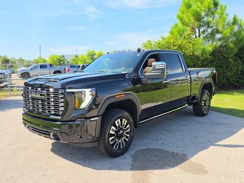 Certified 2025 GMC Sierra 2500 Denali Ultimate AWD/4WD image 2