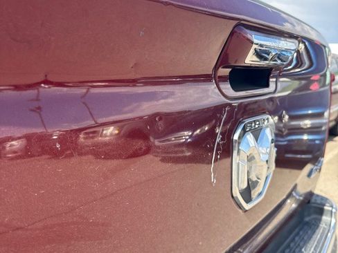 Used 2019 RAM 1500 Laramie AWD/4WD image 4