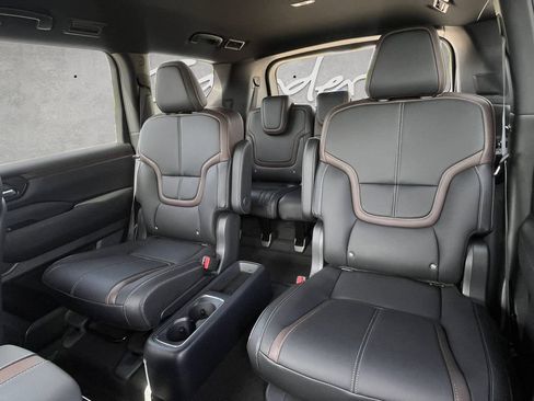 New 2026 Nissan Armada SL w/ Captain's Chari Seat Package RWD image 23