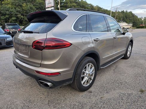 Used 2016 Porsche Cayenne AWD/4WD image 8