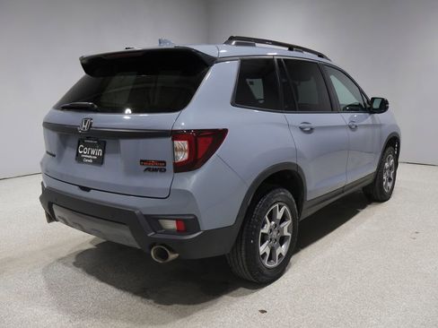 Used 2023 Honda Passport TrailSport image 2
