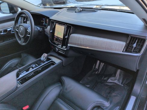 Used 2023 Volvo V90 B6 Cross Country Ultimate w/ Climate Package image 31