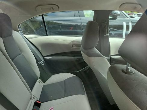 Used 2025 Toyota Corolla LE FWD image 9