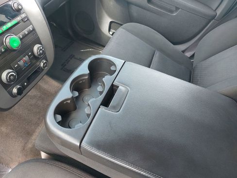 Used 2010 Chevrolet Suburban LS RWD image 20