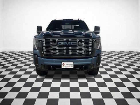 Used 2026 GMC Sierra 2500 Denali Ultimate w/ LPO, Black Badging Package AWD/4WD image 3