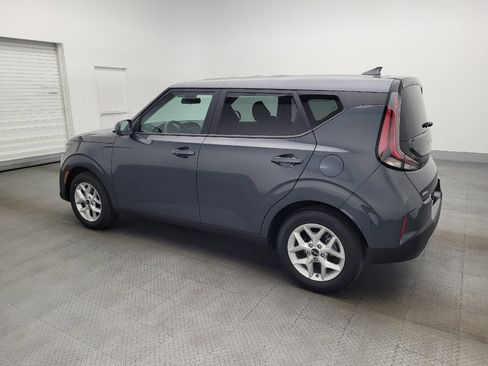 Used 2025 Kia Soul LX image 3