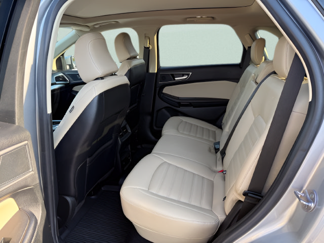 Used 2023 Ford Edge SEL AWD/4WD image 5