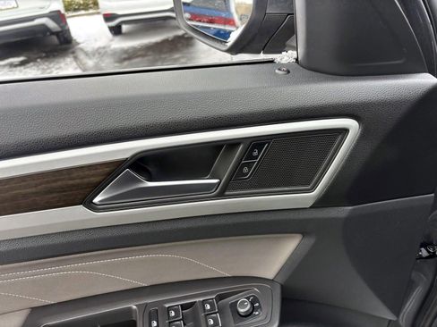 Used 2022 Volkswagen Atlas SE AWD/4WD image 12