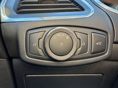 Used 2018 Ford Edge Titanium w/ Equipment Group 302A image 34