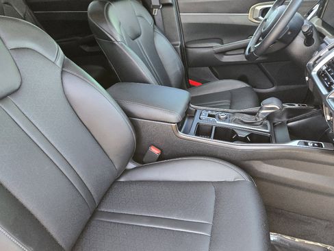 Certified 2023 Kia Sorento EX image 19