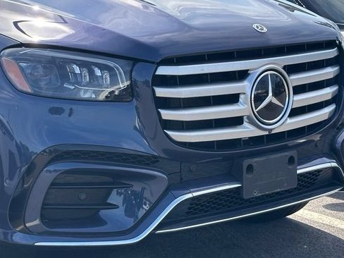 Used 2024 Mercedes-Benz GLS 450 4MATIC image 2