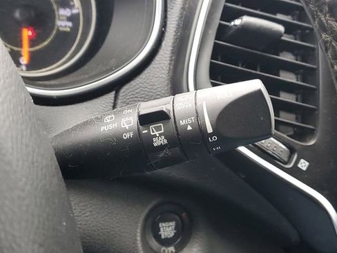 Used 2019 Jeep Cherokee Latitude Plus w/ Cold Weather Group image 21