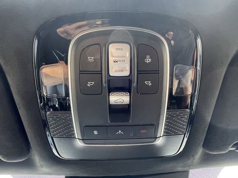 Used 2022 Hyundai Palisade Calligraphy image 17