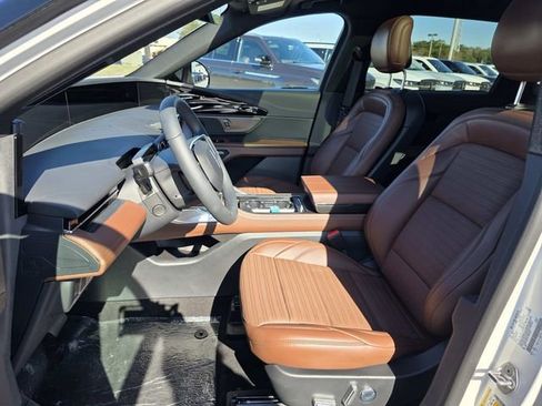 New 2026 Lincoln Nautilus Reserve w/ Jet Appearance Package image 8