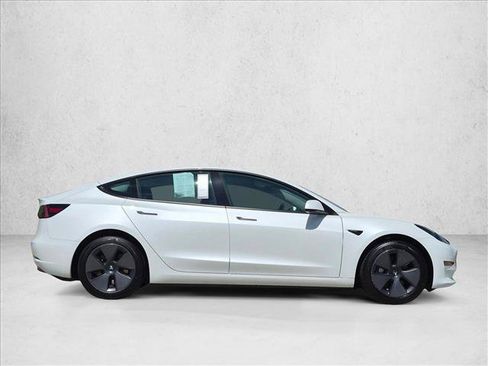 Used 2023 Tesla Model 3 Standard Range RWD image 4