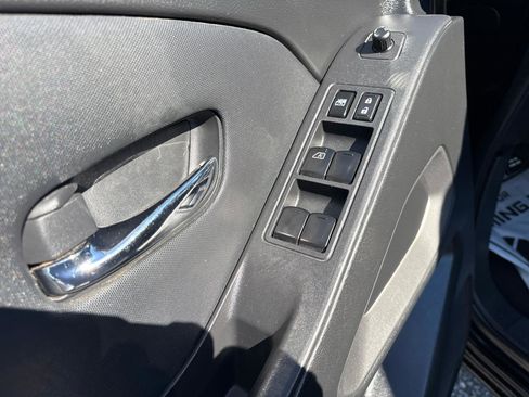Used 2022 Nissan Frontier SV AWD/4WD image 25