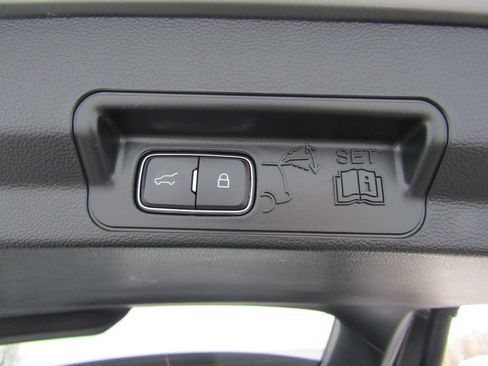 Used 2024 Ford Explorer XLT w/ Equipment Group 202A AWD/4WD image 24