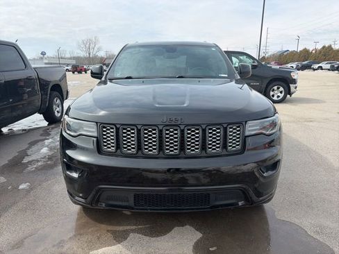 Used 2020 Jeep Grand Cherokee Altitude image 2