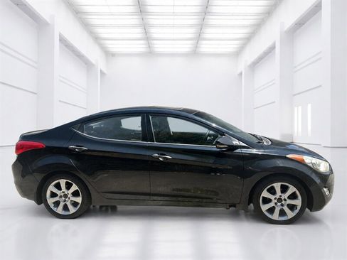 Used 2013 Hyundai Elantra Limited w/ Technology Pkg FWD image 2