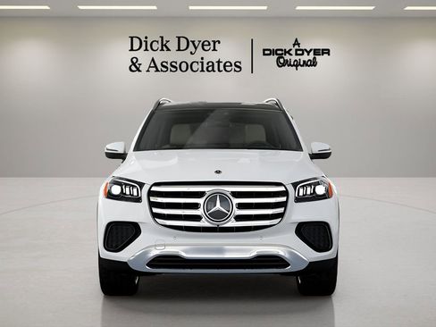 Used 2025 Mercedes-Benz GLS 450 4MATIC image 33
