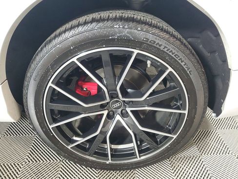 Used 2023 Audi Q8 Premium Plus image 11