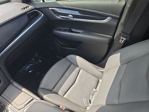 Used 2022 Cadillac XT5 Premium Luxury FWD image 16