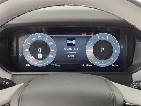 New 2026 Land Rover Range Rover Velar Dynamic SE image 27