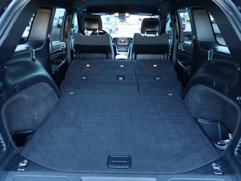 Used 2019 Jeep Grand Cherokee Laredo image 8