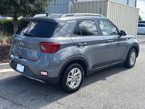 Used 2020 Hyundai Venue SEL FWD image 21