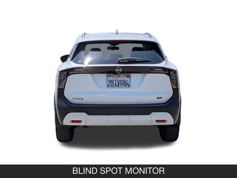 Used 2025 Nissan Kicks SR FWD image 9