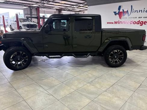 Used 2022 Jeep Gladiator Sport AWD/4WD image 9