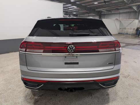 Used 2026 Volkswagen Atlas Cross Sport SE AWD/4WD image 4
