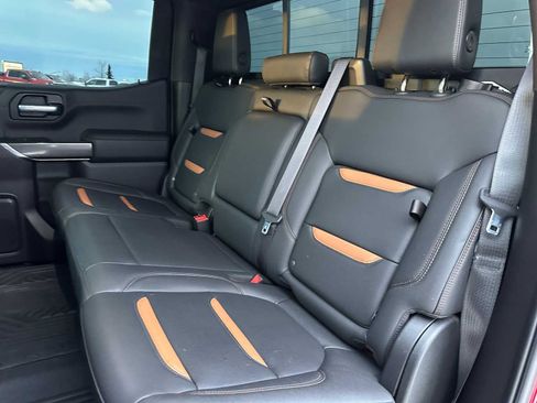 Used 2021 GMC Sierra 1500 AT4 w/ Technology Package AWD/4WD image 17