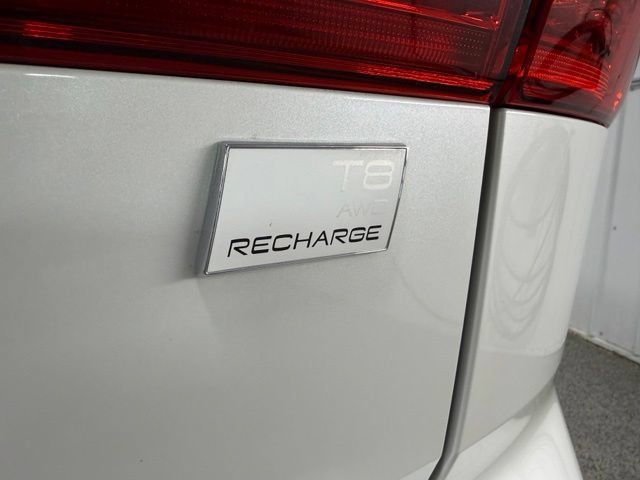 Used 2021 Volvo XC60 T8 Inscription AWD/4WD image 31