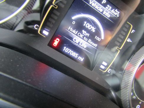 Used 2019 Jeep Cherokee Latitude Plus image 3