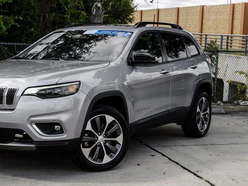 Used 2022 Jeep Cherokee Limited w/ Elite Package image 14