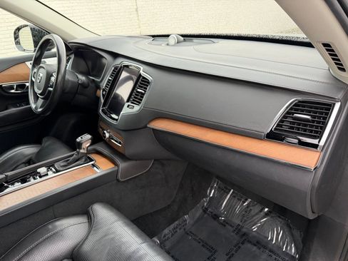 Used 2016 Volvo XC90 T6 Inscription w/ Vision Package image 17