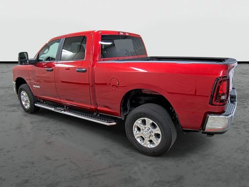 Used 2026 RAM 2500 Big Horn AWD/4WD image 2