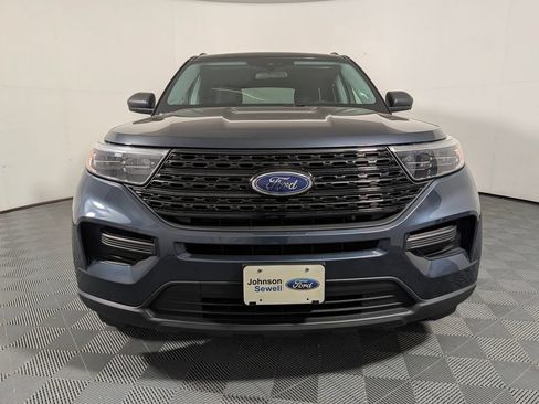 Certified 2023 Ford Explorer XLT AWD/4WD image 3