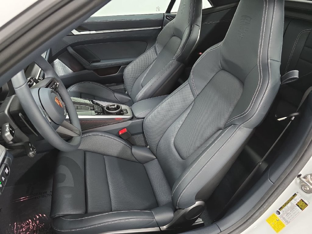 Used 2026 Porsche 911 Carrera RWD image 5