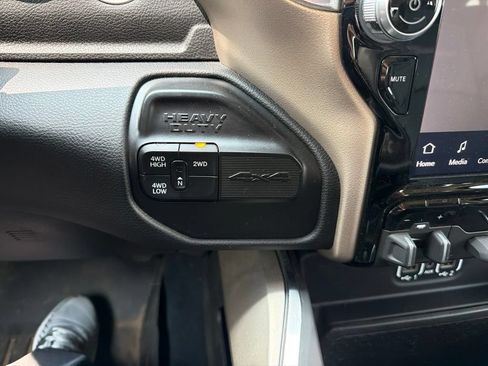Used 2022 RAM 2500 Laramie AWD/4WD image 19