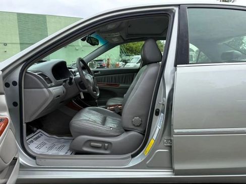 Used 2002 Toyota Camry XLE image 10