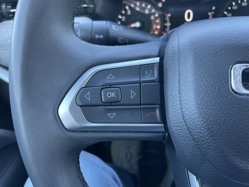 Used 2024 Jeep Compass Latitude image 19