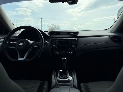 Used 2020 Nissan Rogue SV image 17