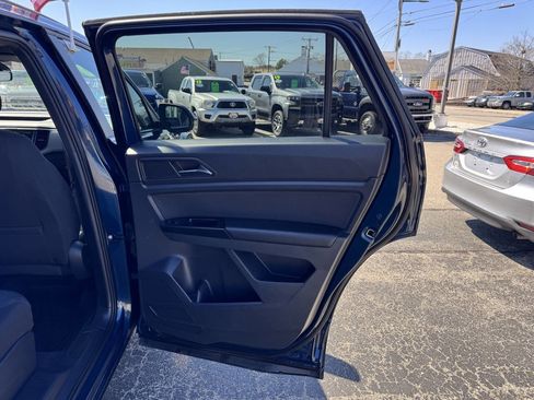 Used 2020 Volkswagen Atlas Cross Sport S AWD/4WD image 32