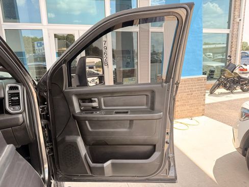 Used 2024 RAM 3500 Tradesman w/ Chrome Appearance Group AWD/4WD image 23