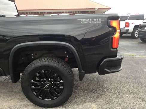 Used 2025 Chevrolet Silverado 2500 LT w/ Trail Boss Package AWD/4WD image 18