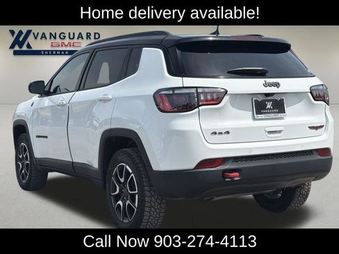 Used 2025 Jeep Compass Trailhawk AWD/4WD image 6